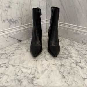 Schutz Black Leather Pointed Toe Ankle Boots 2.5–3” Heel Size 7.5